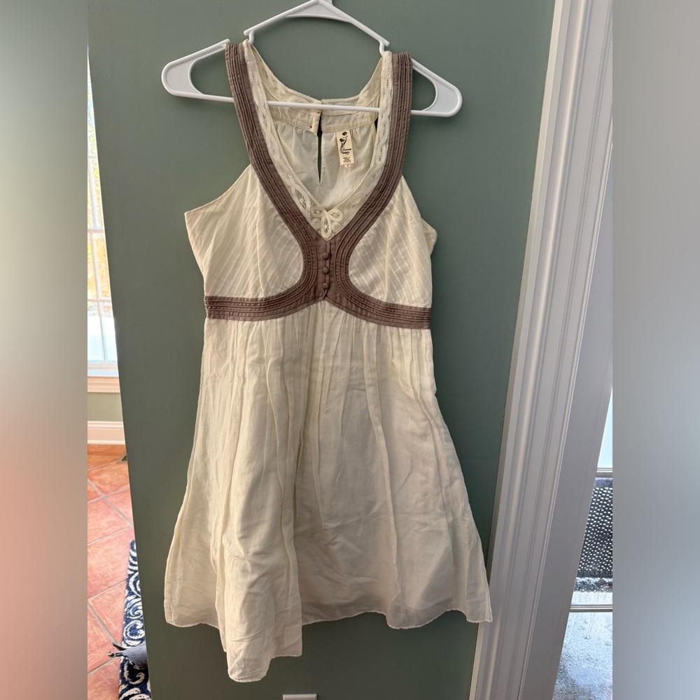 Floreat Cream and Brown Sleeveless A‑Line Dress